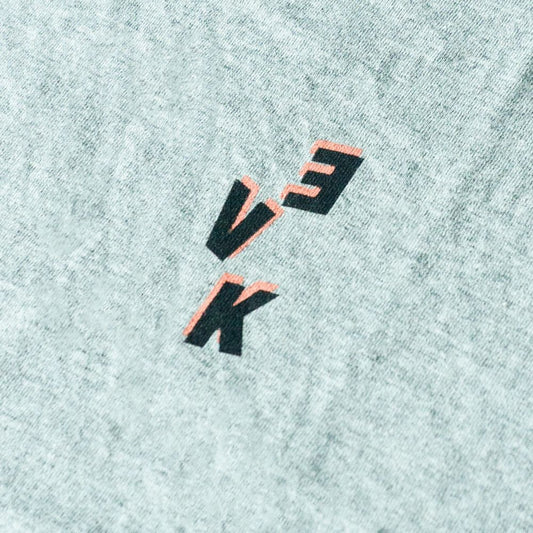 Camiseta Evoke EVK 05A Enjoy The New Overlap Cinza